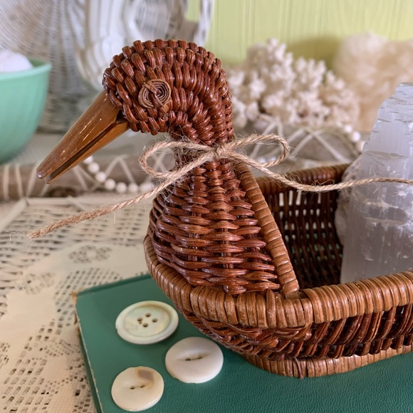 Vintage Rattan Duck Basket 🦆 Unique Home Decor / Gift / Holder / Nature - Picture 3 of 8